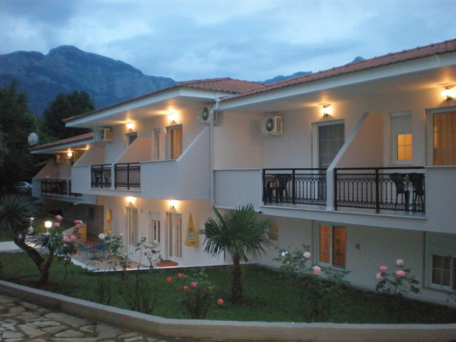 Aparthotel Aneton à Chrysi Ammoudia Extérieur photo