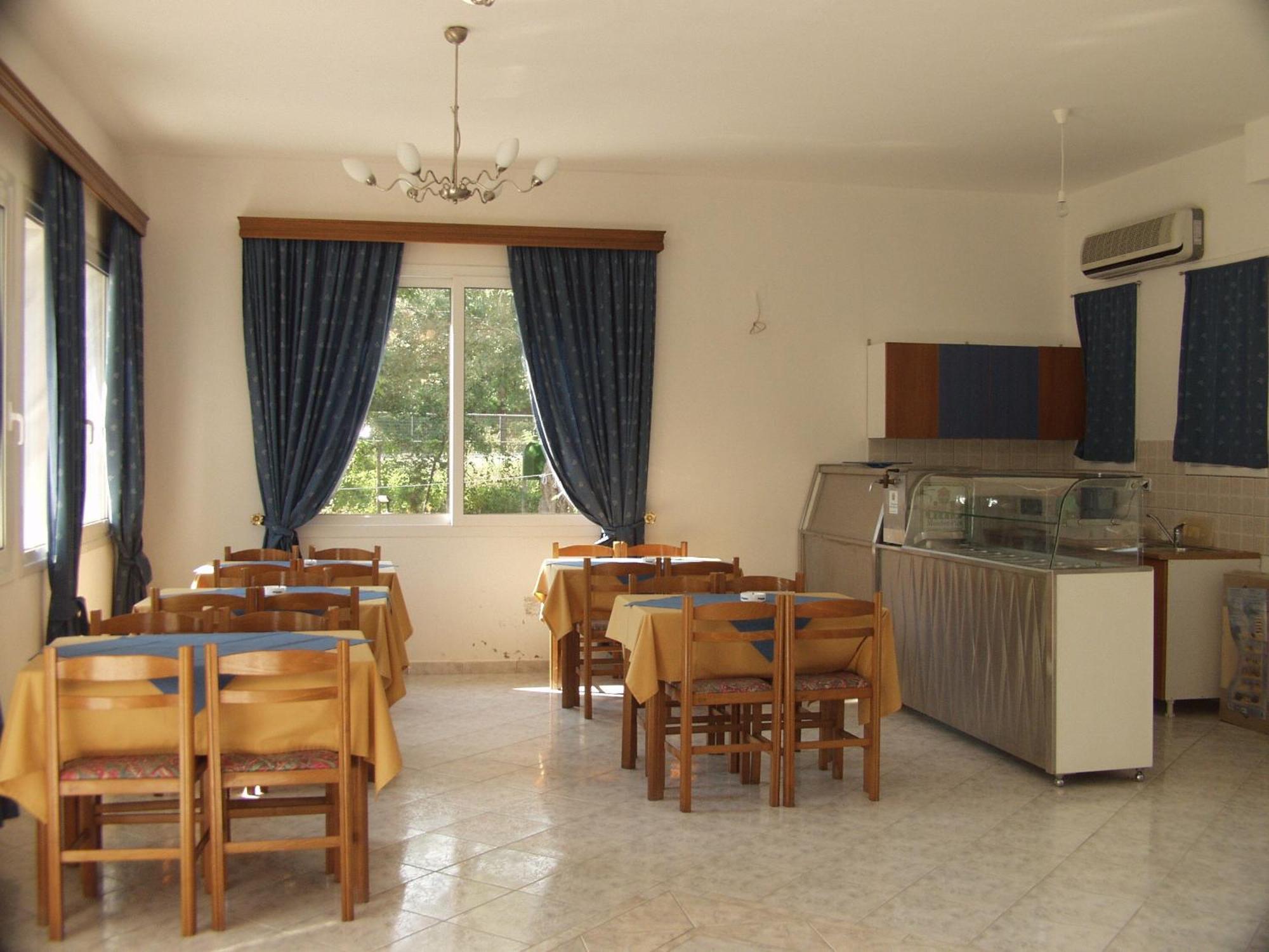 Aparthotel Aneton à Chrysi Ammoudia Extérieur photo