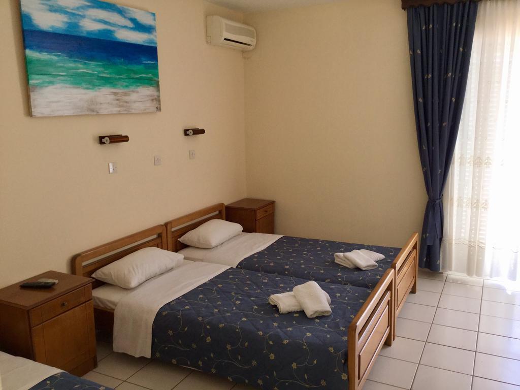 Aparthotel Aneton à Chrysi Ammoudia Extérieur photo