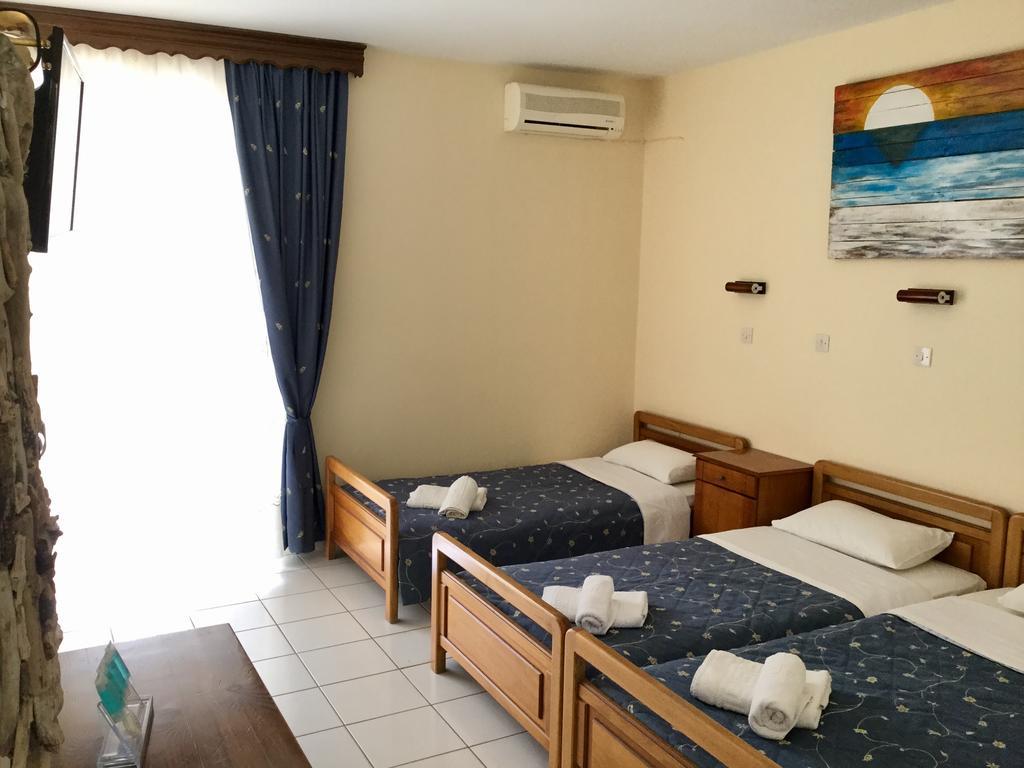 Aparthotel Aneton à Chrysi Ammoudia Extérieur photo