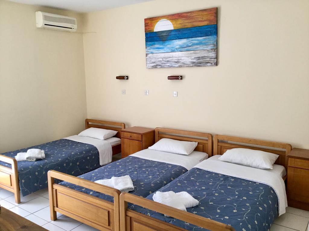 Aparthotel Aneton à Chrysi Ammoudia Extérieur photo