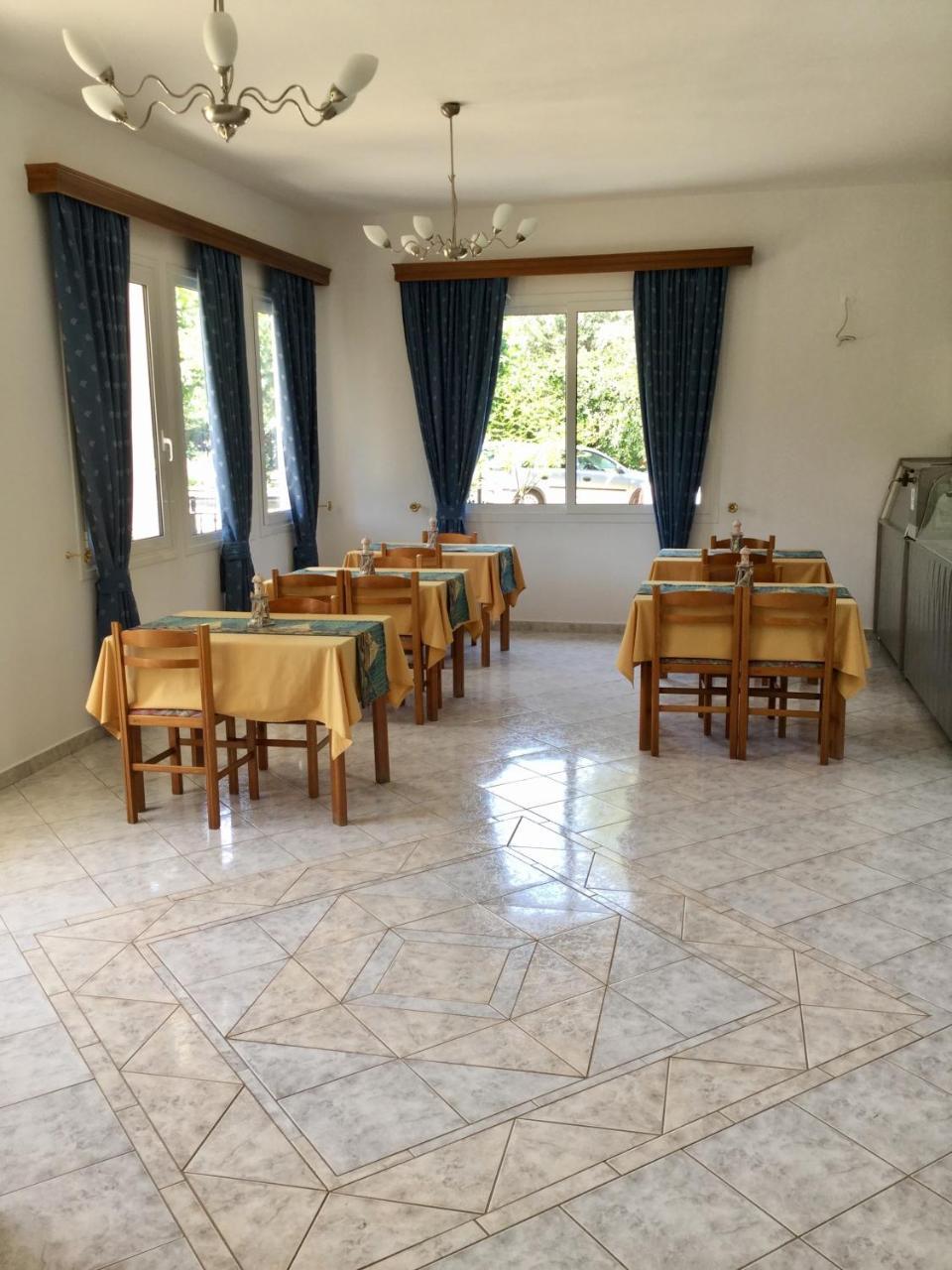 Aparthotel Aneton à Chrysi Ammoudia Extérieur photo