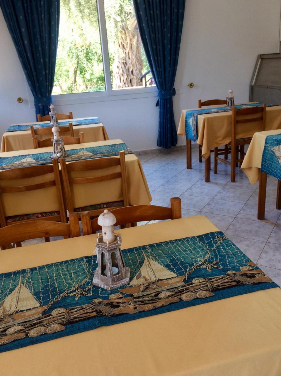 Aparthotel Aneton à Chrysi Ammoudia Extérieur photo