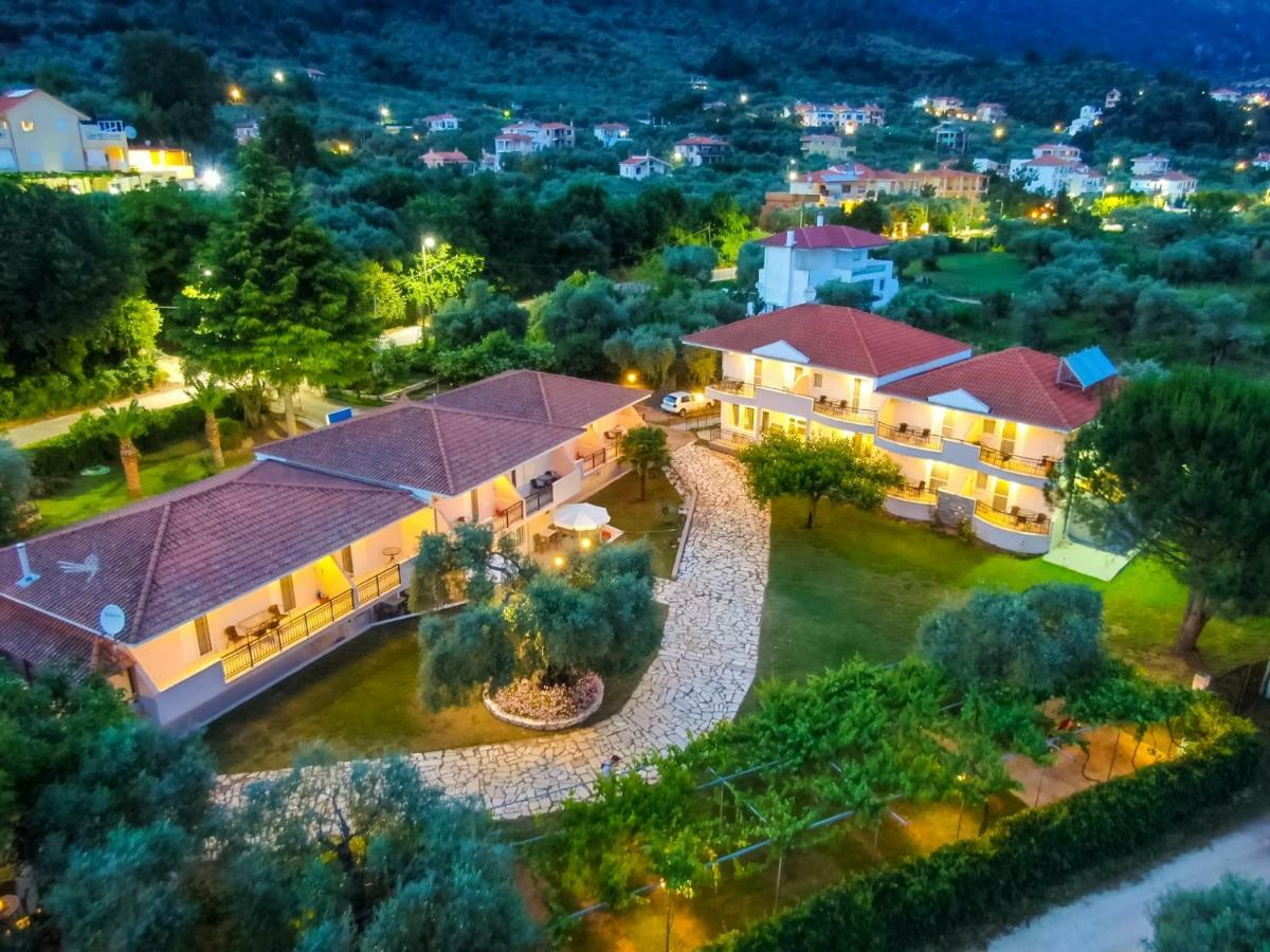 Aparthotel Aneton à Chrysi Ammoudia Extérieur photo