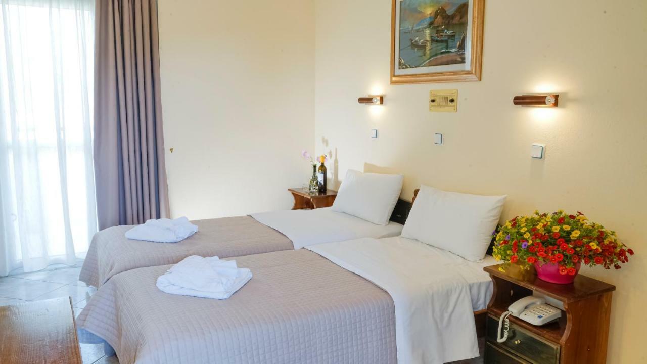 Aparthotel Aneton à Chrysi Ammoudia Extérieur photo