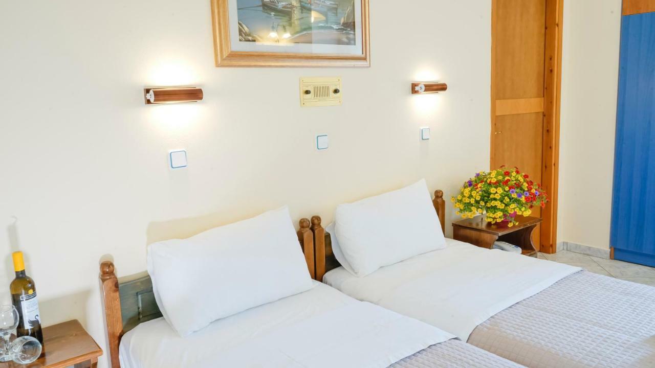 Aparthotel Aneton à Chrysi Ammoudia Extérieur photo