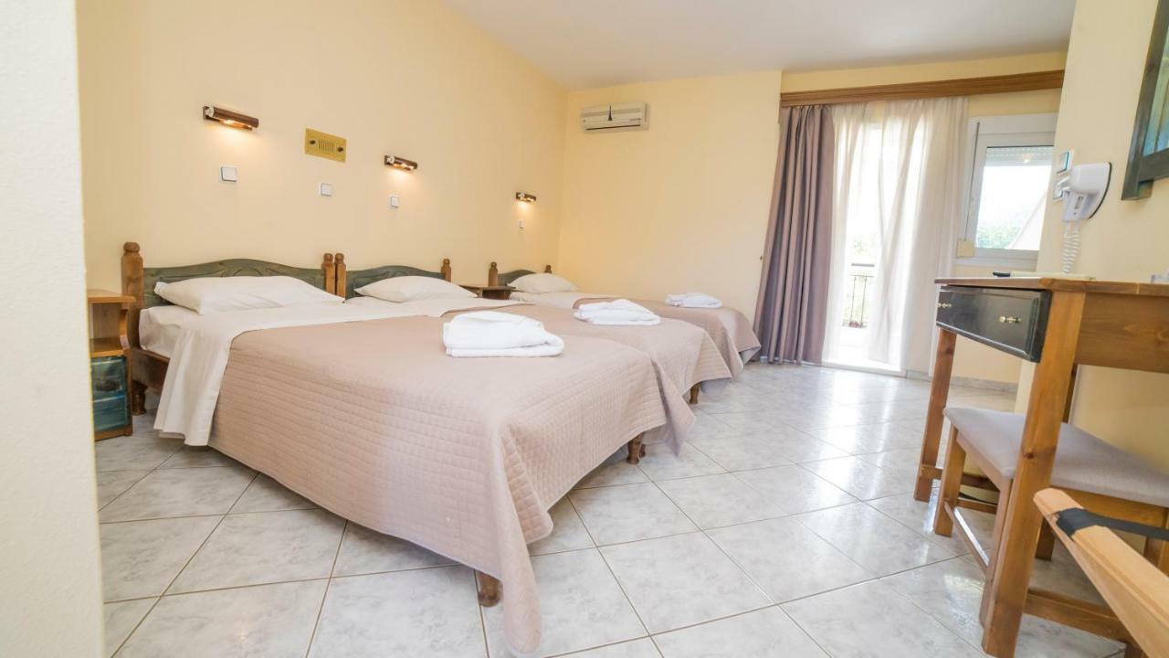 Aparthotel Aneton à Chrysi Ammoudia Extérieur photo